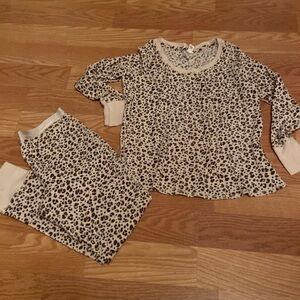 Victoria secret thermal  leopard two piece Jammie’s-size large